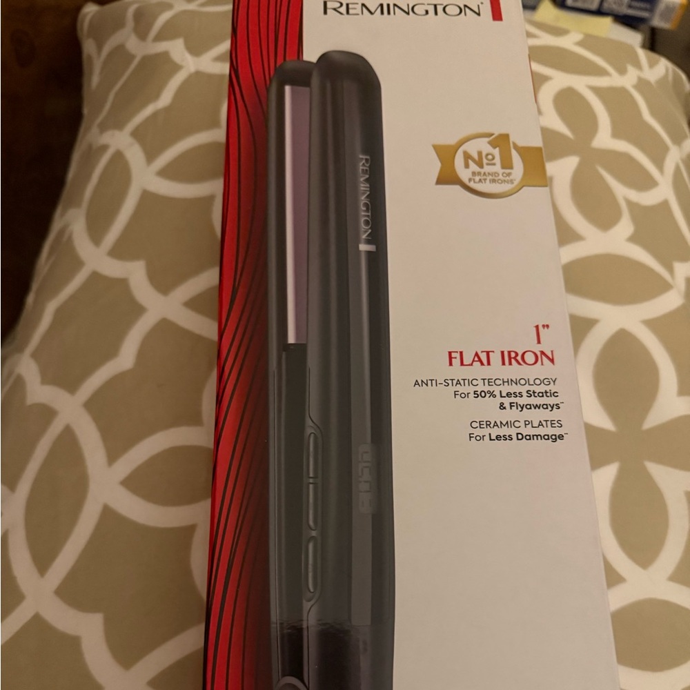 1" Flat Iron Hair Straightener - Black with Pink Plates